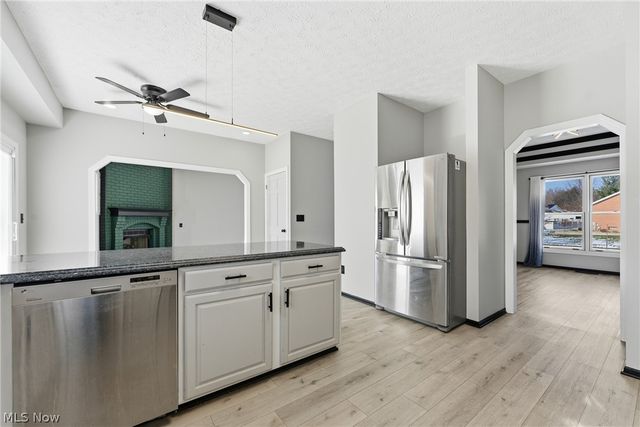 1516 Wisteria Avenue SW, Hartville, OH 44632