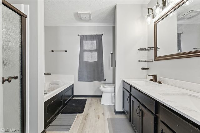 1516 Wisteria Avenue SW, Hartville, OH 44632