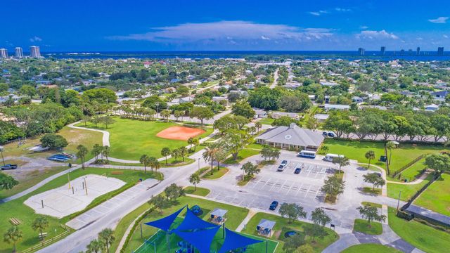 928 Prosperity Farms Road, North Palm Beach, FL 33408