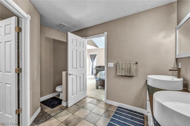850 Fairway Drive, Howard, OH 43028