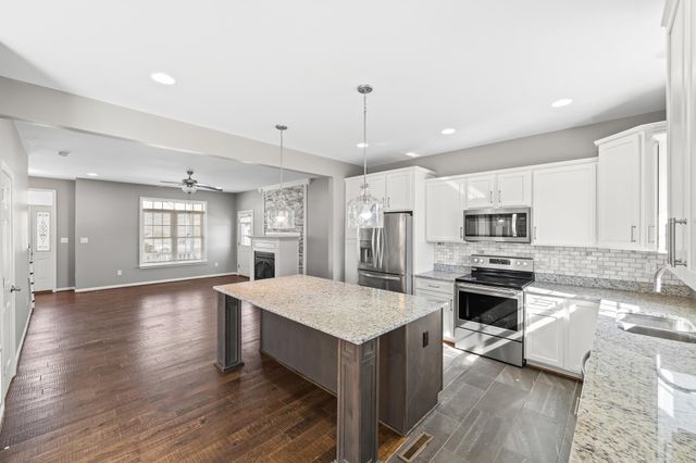 8 MCILWEE LN, Staunton, VA 24401