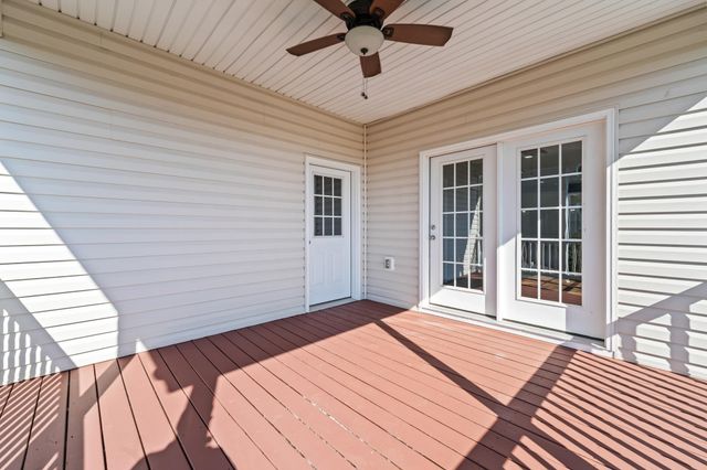 8 MCILWEE LN, Staunton, VA 24401