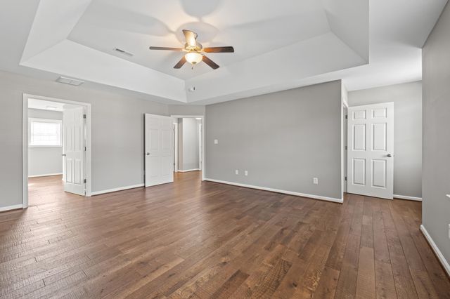 8 MCILWEE LN, Staunton, VA 24401