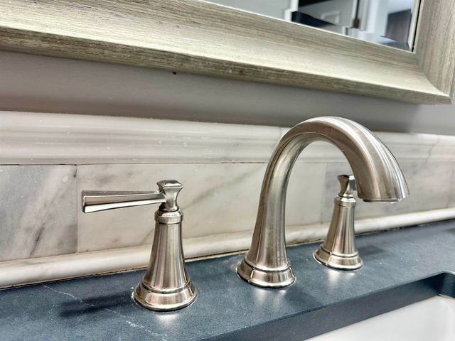 8 MCILWEE LN, Staunton, VA 24401