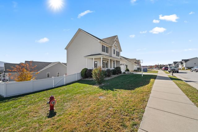 8 MCILWEE LN, Staunton, VA 24401