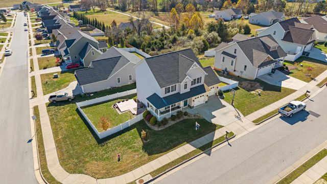 8 MCILWEE LN, Staunton, VA 24401