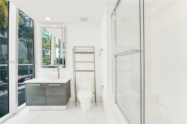 2950 NE 188th Street 150, Aventura, FL 33180