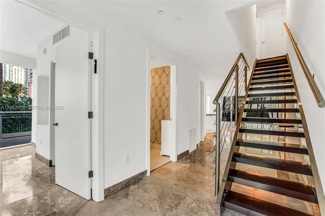 2950 NE 188th Street 150, Aventura, FL 33180