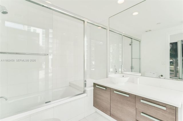 2950 NE 188th Street 150, Aventura, FL 33180