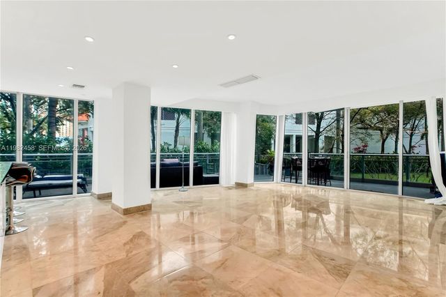 2950 NE 188th Street 150, Aventura, FL 33180