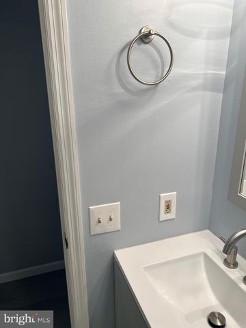 5 CRANBERRY CT, Marlton, NJ 08053