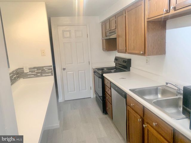 5 CRANBERRY CT, Marlton, NJ 08053