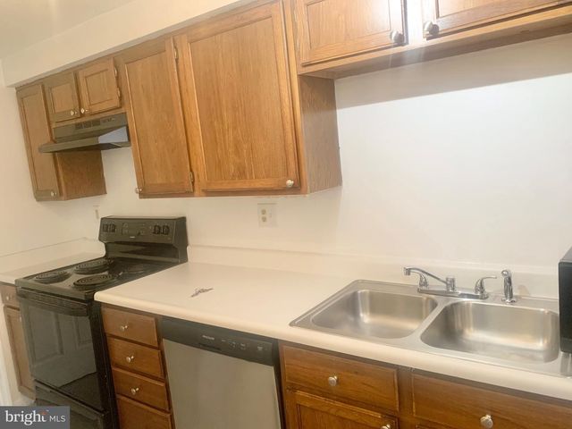 5 CRANBERRY CT, Marlton, NJ 08053