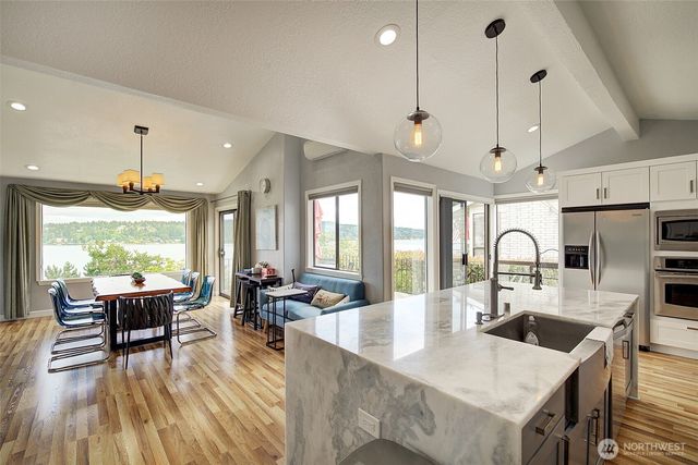 14820 39th Avenue NE, Lake Forest Park, WA 98155