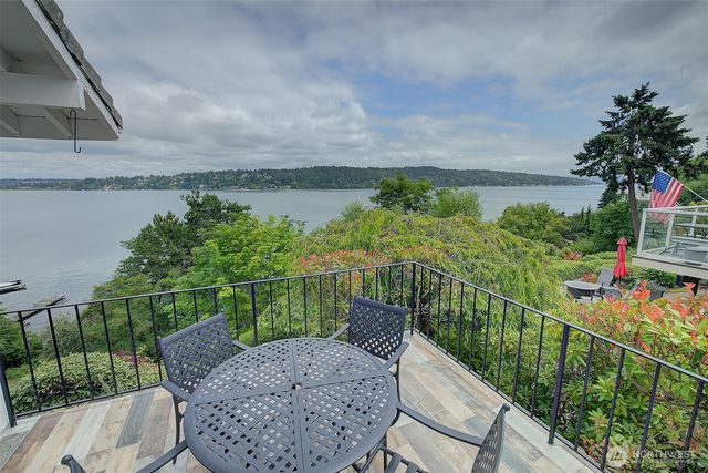 14820 39th Avenue NE, Lake Forest Park, WA 98155