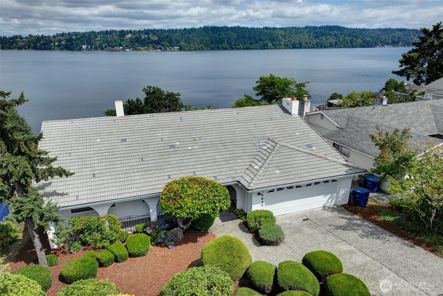 14820 39th Avenue NE, Lake Forest Park, WA 98155