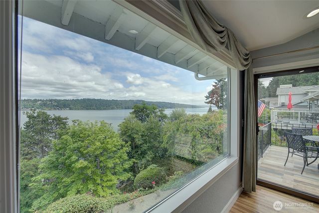 14820 39th Avenue NE, Lake Forest Park, WA 98155