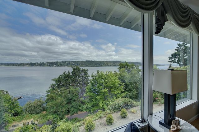 14820 39th Avenue NE, Lake Forest Park, WA 98155