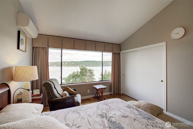 14820 39th Avenue NE, Lake Forest Park, WA 98155