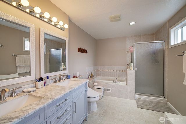 14820 39th Avenue NE, Lake Forest Park, WA 98155