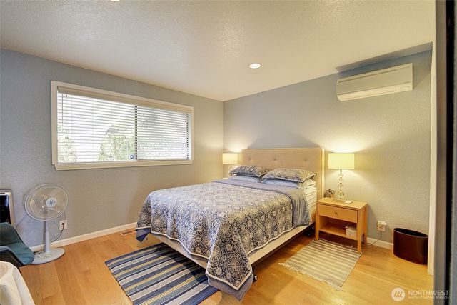 14820 39th Avenue NE, Lake Forest Park, WA 98155