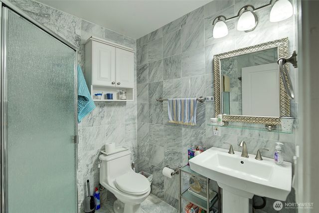 14820 39th Avenue NE, Lake Forest Park, WA 98155