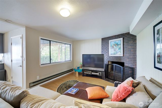 14820 39th Avenue NE, Lake Forest Park, WA 98155