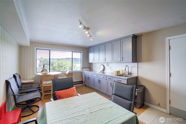 14820 39th Avenue NE, Lake Forest Park, WA 98155