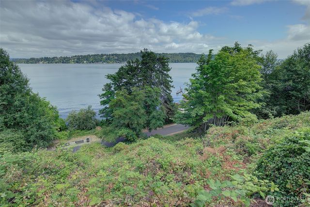 14820 39th Avenue NE, Lake Forest Park, WA 98155