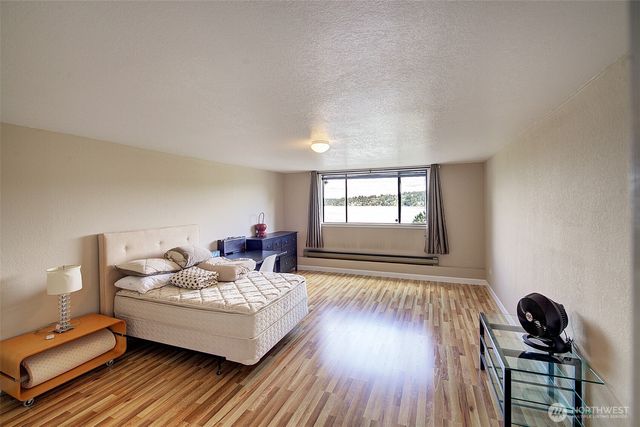 14820 39th Avenue NE, Lake Forest Park, WA 98155