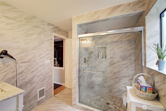 14820 39th Avenue NE, Lake Forest Park, WA 98155