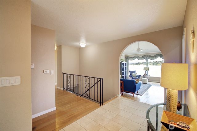 14820 39th Avenue NE, Lake Forest Park, WA 98155