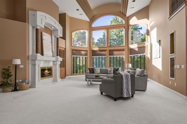 1601 NW Arrowhead Trail, Blue Springs, MO 64015