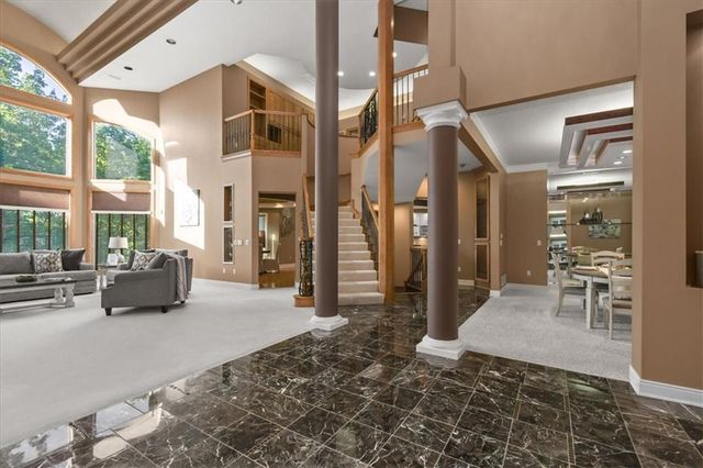 1601 NW Arrowhead Trail, Blue Springs, MO 64015