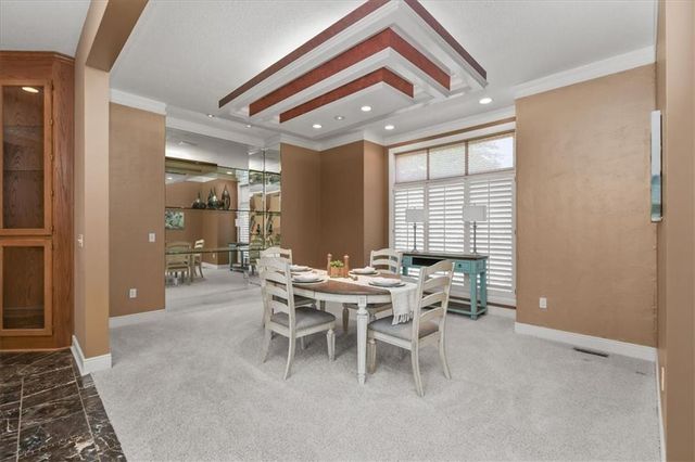 1601 NW Arrowhead Trail, Blue Springs, MO 64015