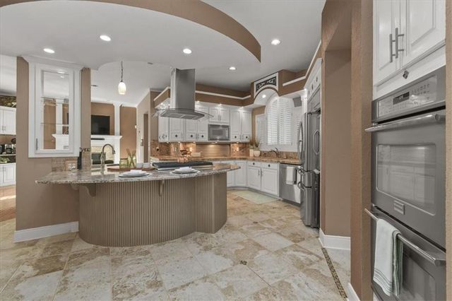 1601 NW Arrowhead Trail, Blue Springs, MO 64015