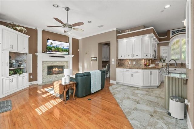 1601 NW Arrowhead Trail, Blue Springs, MO 64015