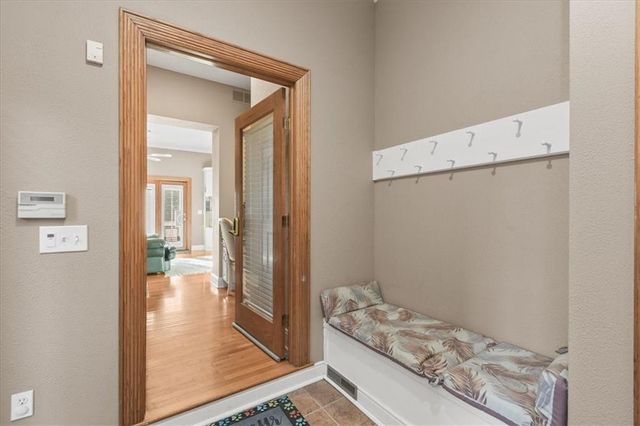 1601 NW Arrowhead Trail, Blue Springs, MO 64015