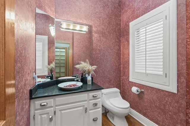 1601 NW Arrowhead Trail, Blue Springs, MO 64015