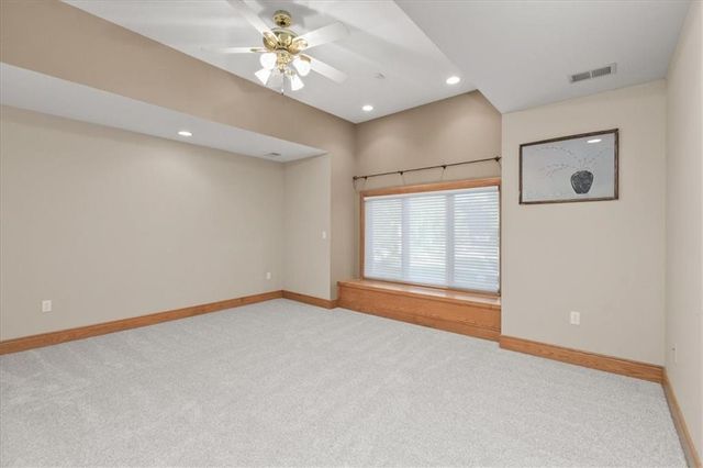 1601 NW Arrowhead Trail, Blue Springs, MO 64015