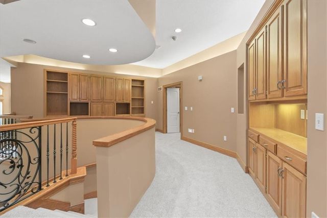 1601 NW Arrowhead Trail, Blue Springs, MO 64015