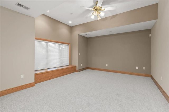 1601 NW Arrowhead Trail, Blue Springs, MO 64015