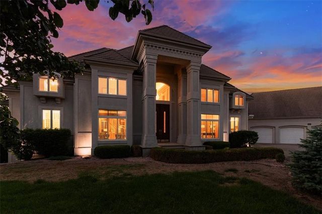 1601 NW Arrowhead Trail, Blue Springs, MO 64015