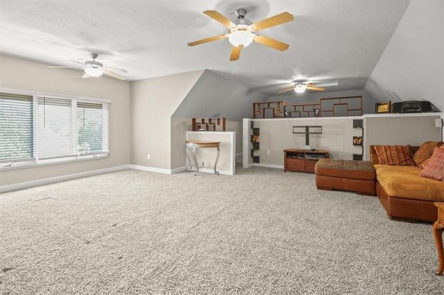 1601 NW Arrowhead Trail, Blue Springs, MO 64015