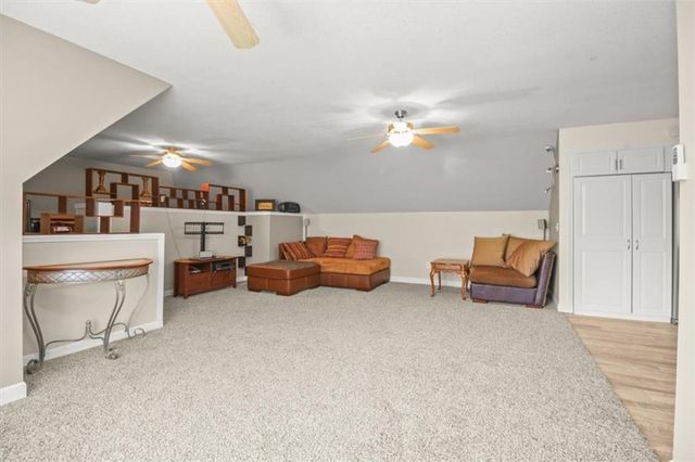 1601 NW Arrowhead Trail, Blue Springs, MO 64015