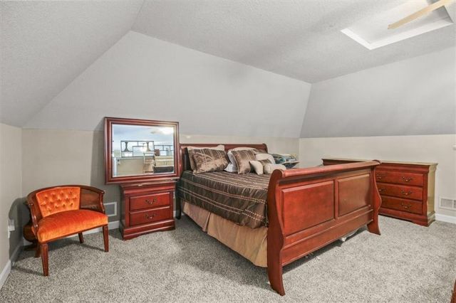 1601 NW Arrowhead Trail, Blue Springs, MO 64015