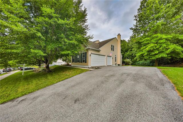 138 Clover Hollow Road, Palmer Twp, PA 18045