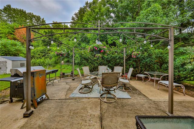 138 Clover Hollow Road, Palmer Twp, PA 18045