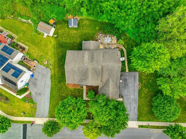 138 Clover Hollow Road, Palmer Twp, PA 18045