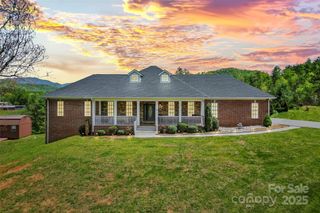 26 Willie Lane, Weaverville, NC 28787